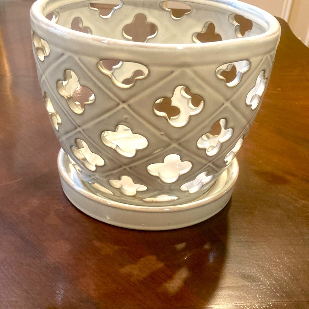 Allen & Roth Large 8 Inch Orchid pot excellent for indoor plants.